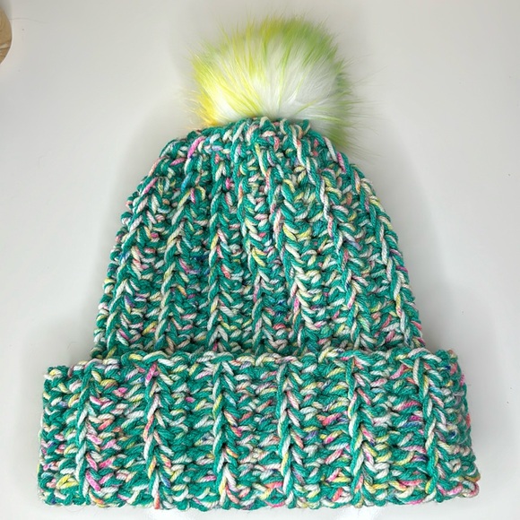 Chunky Ribbed Crocheted Beanie with Faux Fur Pom Pom child ombre teal rainbow - Picture 4 of 6